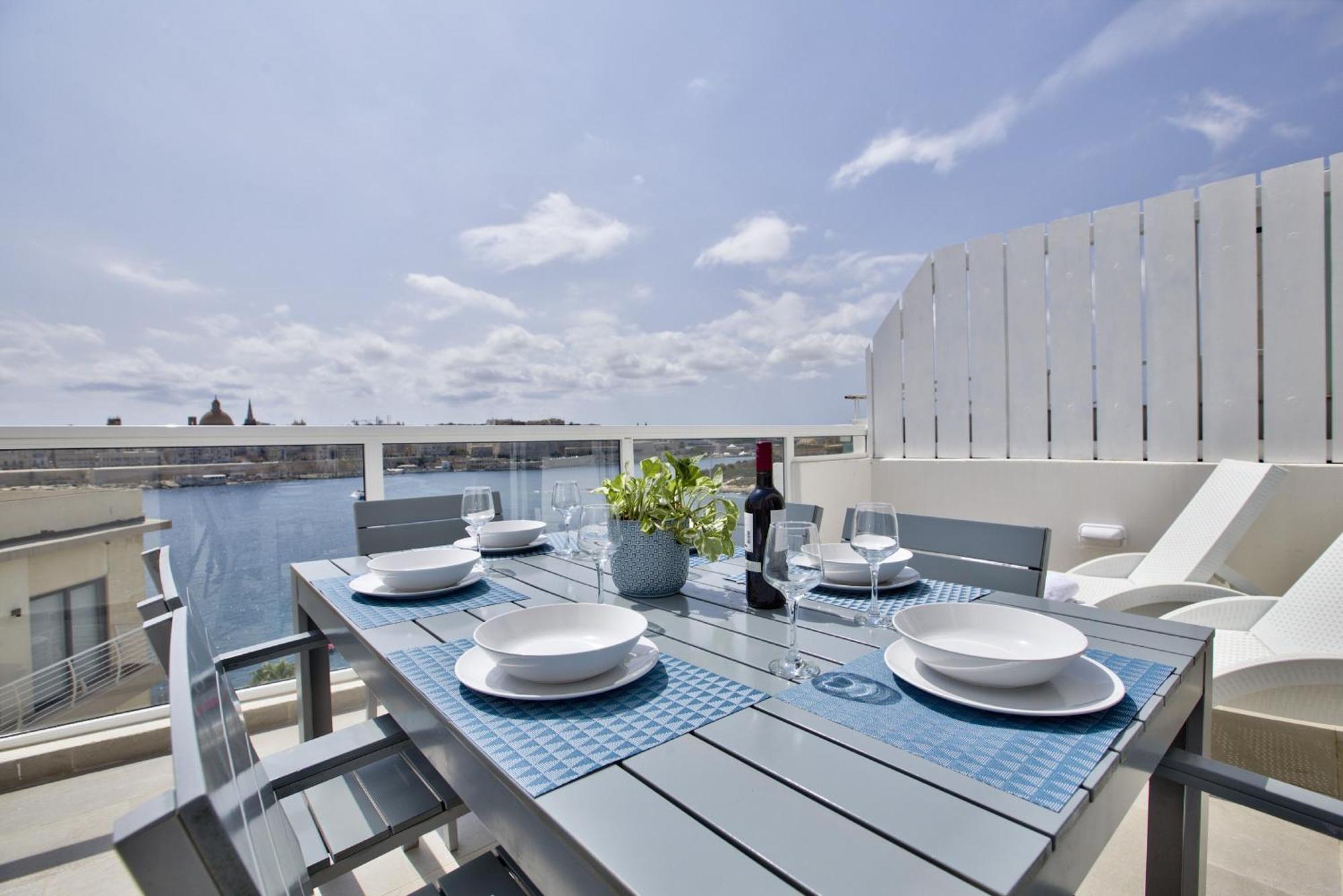 Bastions Seaview Apartments And Duplex Penthouse In Sliema By Shortletsmalta Zewnętrze zdjęcie