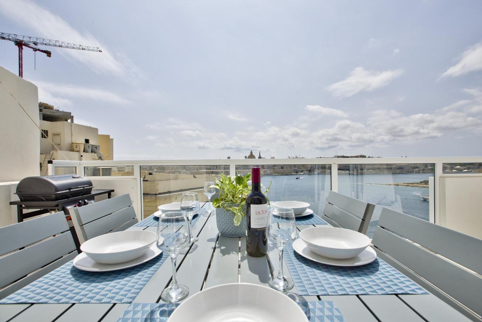 Bastions Seaview Apartments And Duplex Penthouse In Sliema By Shortletsmalta Zewnętrze zdjęcie