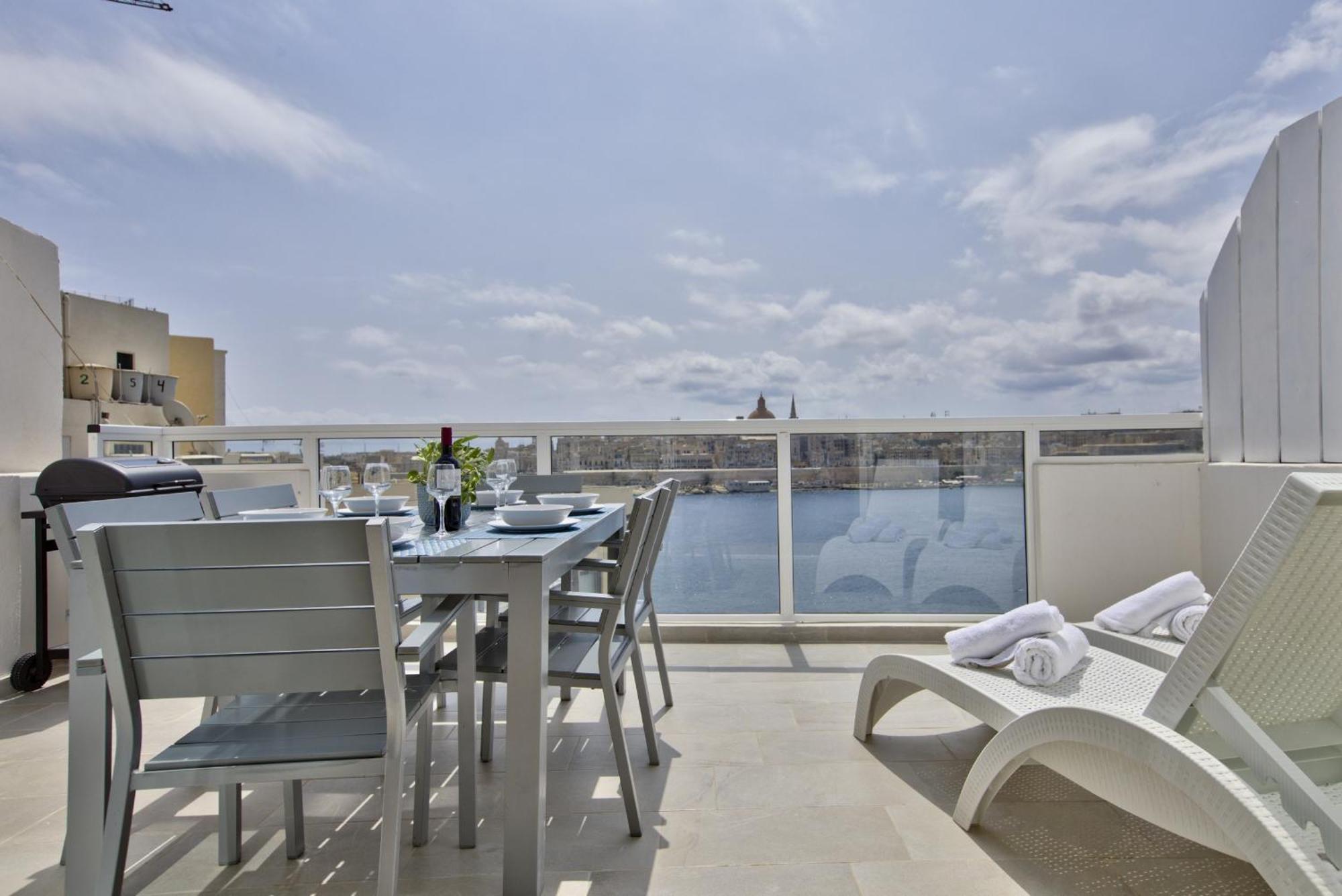 Bastions Seaview Apartments And Duplex Penthouse In Sliema By Shortletsmalta Zewnętrze zdjęcie
