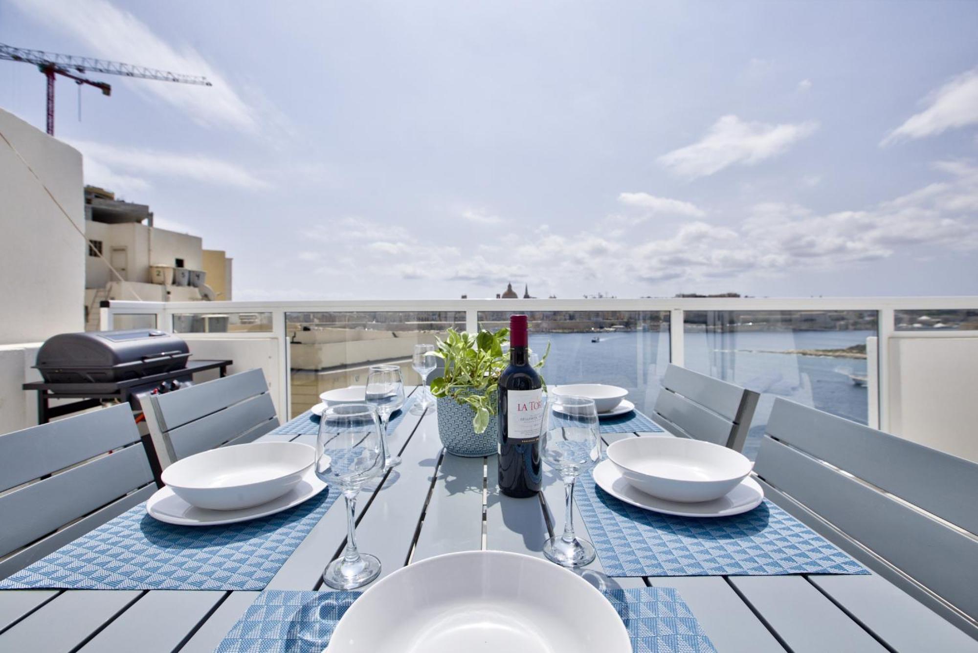 Bastions Seaview Apartments And Duplex Penthouse In Sliema By Shortletsmalta Zewnętrze zdjęcie