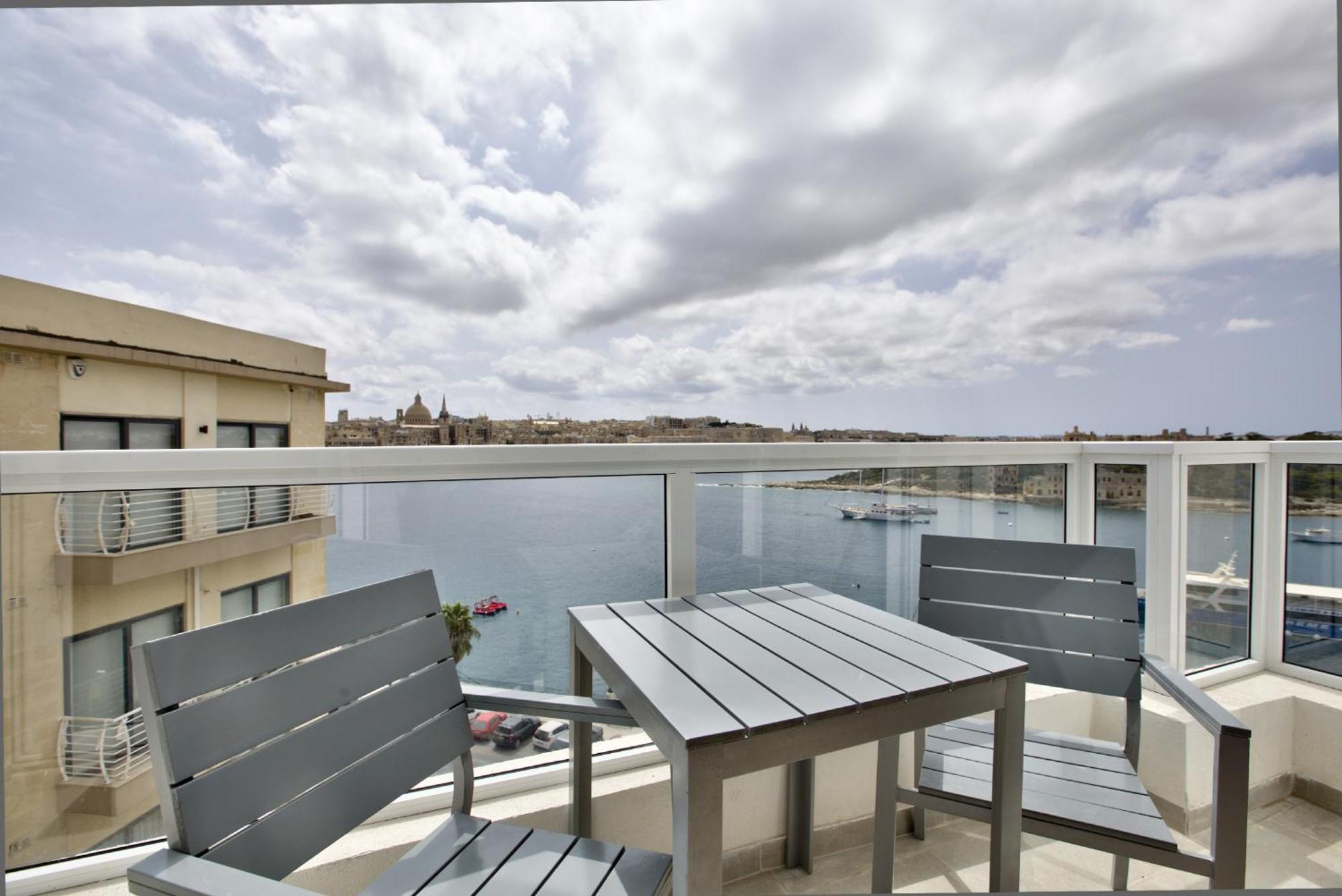 Bastions Seaview Apartments And Duplex Penthouse In Sliema By Shortletsmalta Zewnętrze zdjęcie