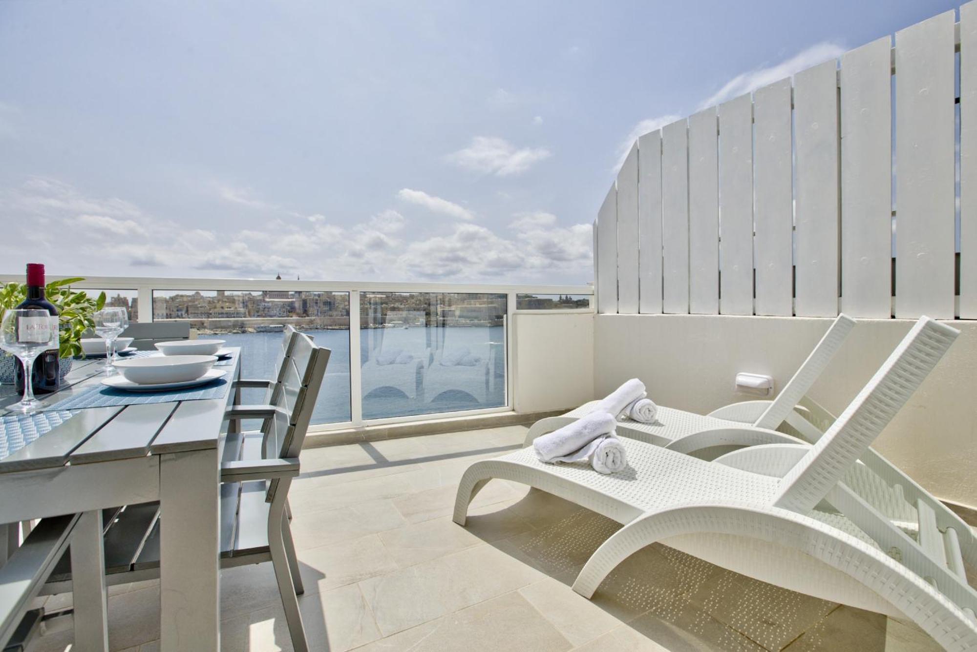 Bastions Seaview Apartments And Duplex Penthouse In Sliema By Shortletsmalta Zewnętrze zdjęcie